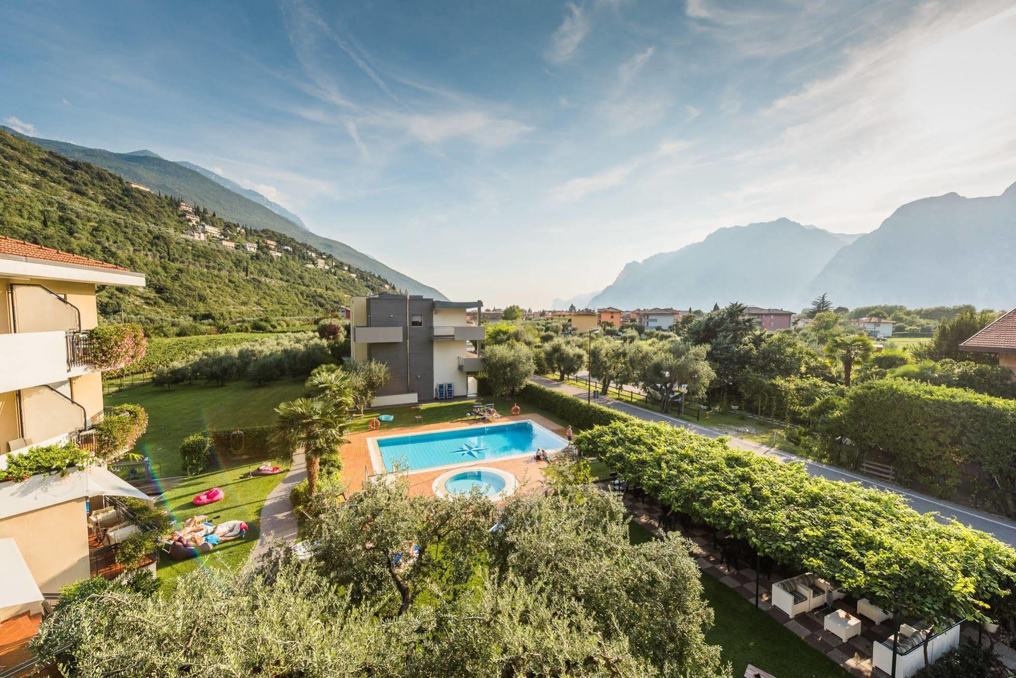 Sporthotel Villa Stella Torbole Sul Garda Exterior foto